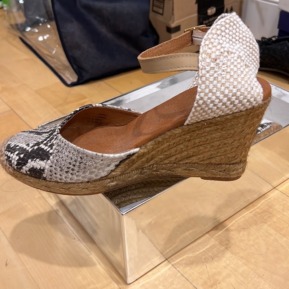 That snake 🐍 skin appeal. - Picture 6 of 7